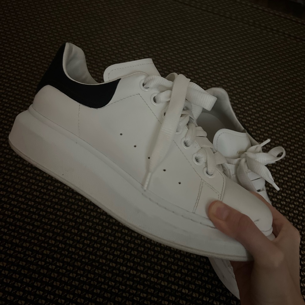 Alexander McQueen AUTHENTIC